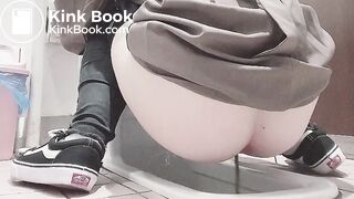 diarrhea in squat toilet - video 2
