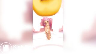 Cute girl poop scene033