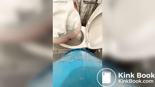 Fat ass Pawg bbw drops a big log