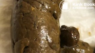 Hot girl shitting - video 121