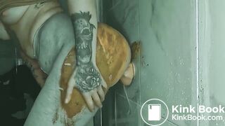 Sexy anal dildo pooping