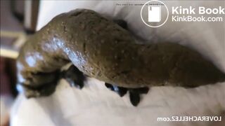 Women sexy that do the huge shits on the floor