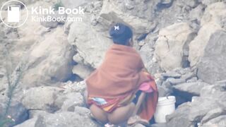 Bhabhi shitting openly