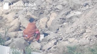 Bhabhi shitting openly