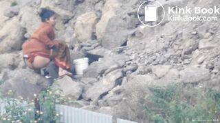 Bhabhi shitting openly