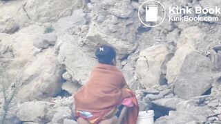 Bhabhi shitting openly
