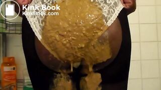 Black BBW shits in pants