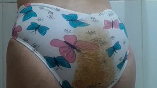 Sexy girl Evenelyi diarrhea in panty