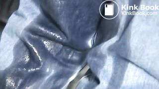 Japanese girl shats her jeans
