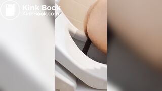 Cute girl poop scene047