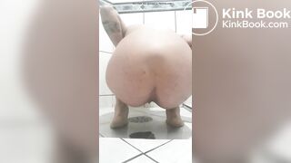 Brasileira cagando vídeo 2