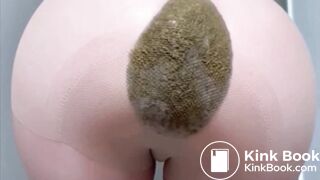 comp of girls pooping