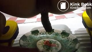 Sexy Girl Pooping on plate