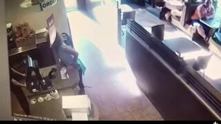 woman throws her poop at restaurant