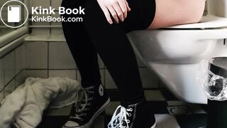 My gf morning poop (audio) - video 2