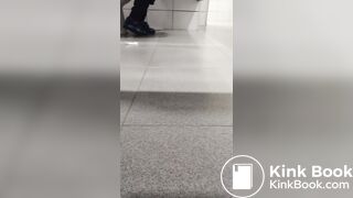 GIRL POOPS IN AURRERA 4.