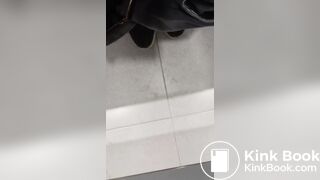 GIRL POOPS IN AURRERA 4.