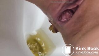 Short toilet poop - video 2