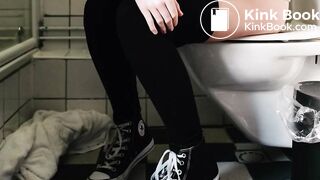 Toilet poop (audio)