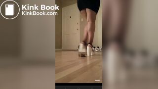 Lightskin ebony pooping