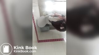 MUJER HACE CACA EN COPPEL 2