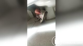 MUJER HACE CACA EN COPPEL 2