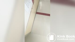 MUJER HACE CACA EN COPPEL 2