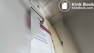 MUJER HACE CACA EN COPPEL 2