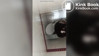 MUJER HACE CACA EN COPPEL 2