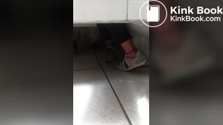 MUJER HACE CACA EN COPPEL 2