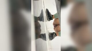 persian girl pooping