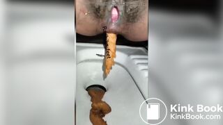 Indian women shitting - video 4