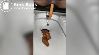 Indian women shitting - video 4