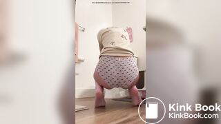 girl shits her panties - video 2