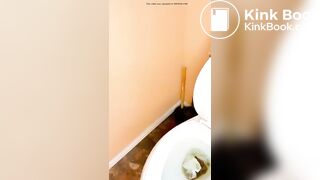 on the scat clock toilet girl be droppin turds