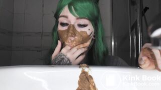 Fat ass shit in sink and spread