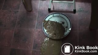 Latina shitting diarrhea on plate