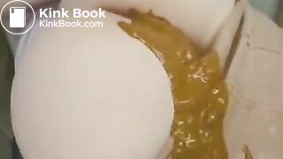 fat ass shitting diarrhea