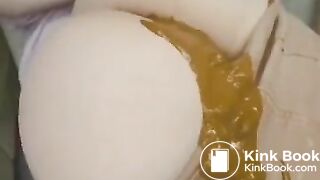 fat ass shitting diarrhea