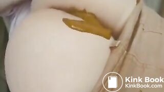 fat ass shitting diarrhea