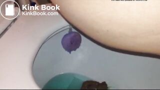 Big Booty Lightskin making a big mess in the toilet