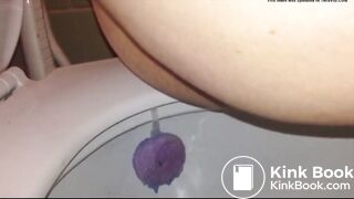 Big Booty Lightskin making a big mess in the toilet