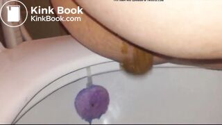 Big Booty Lightskin making a big mess in the toilet