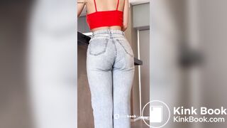 Big poop in the jeans