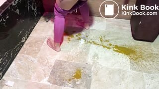 Shitting liquid diarrhea next to jakuzi