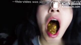 Amateur latina girl eating the shit