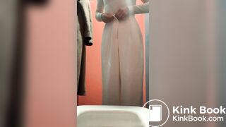 Girl poop in public commercial center