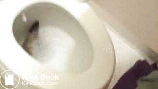 Big poo stuck in toilet clogging..