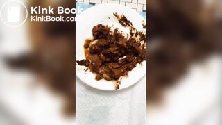 Hot girl shitting on plate - video 3