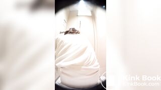 Beautiful Japanese Girl pooping